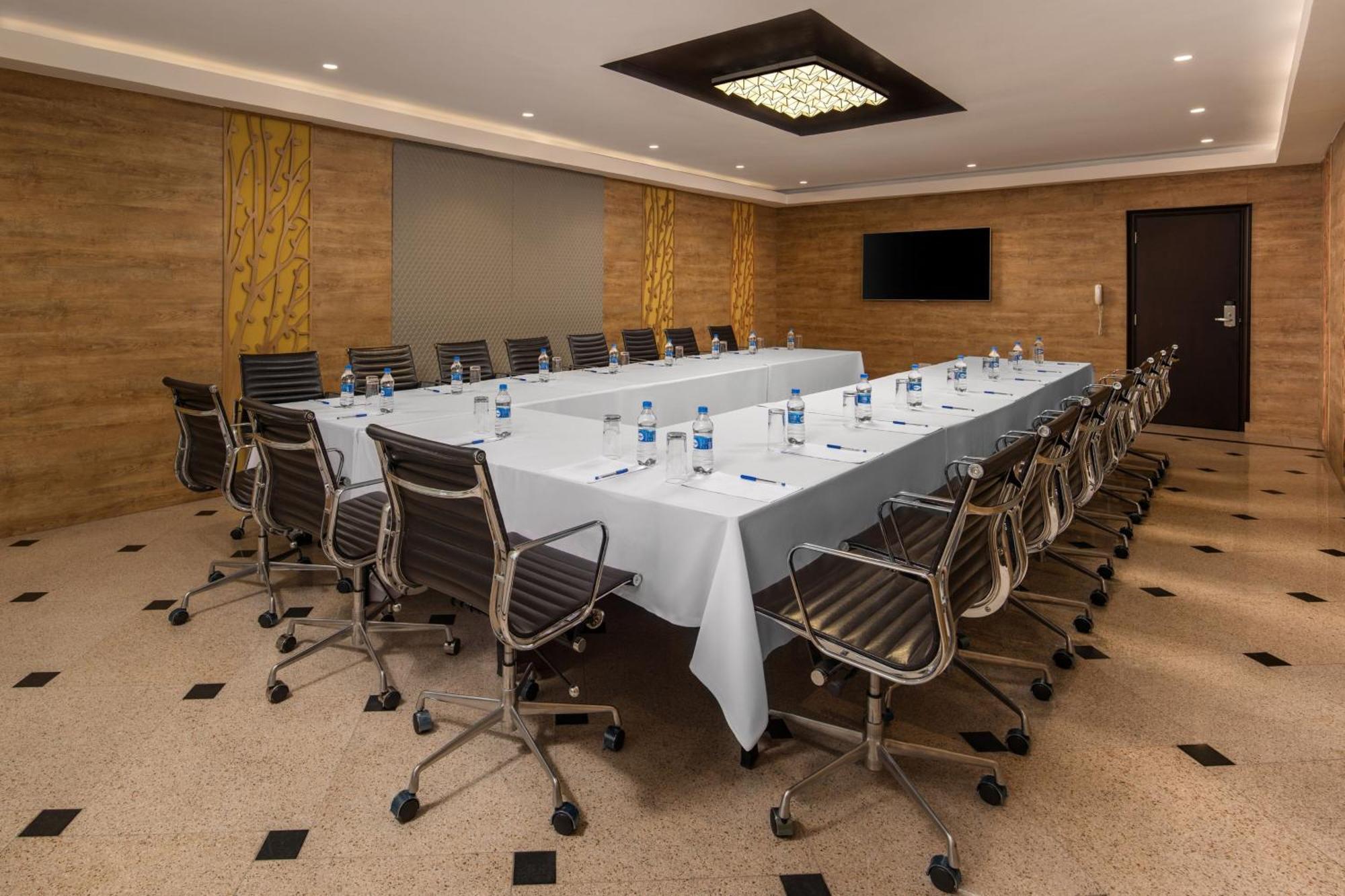 Delta Hotels By Marriott Νταρ ες Σαλάμ Εξωτερικό φωτογραφία