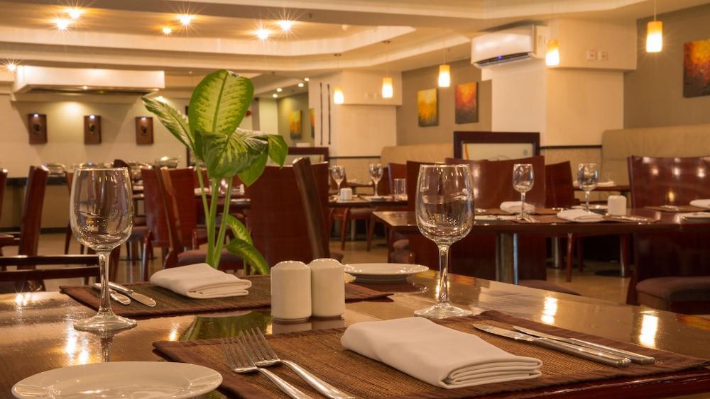 Delta Hotels By Marriott Νταρ ες Σαλάμ Εξωτερικό φωτογραφία
