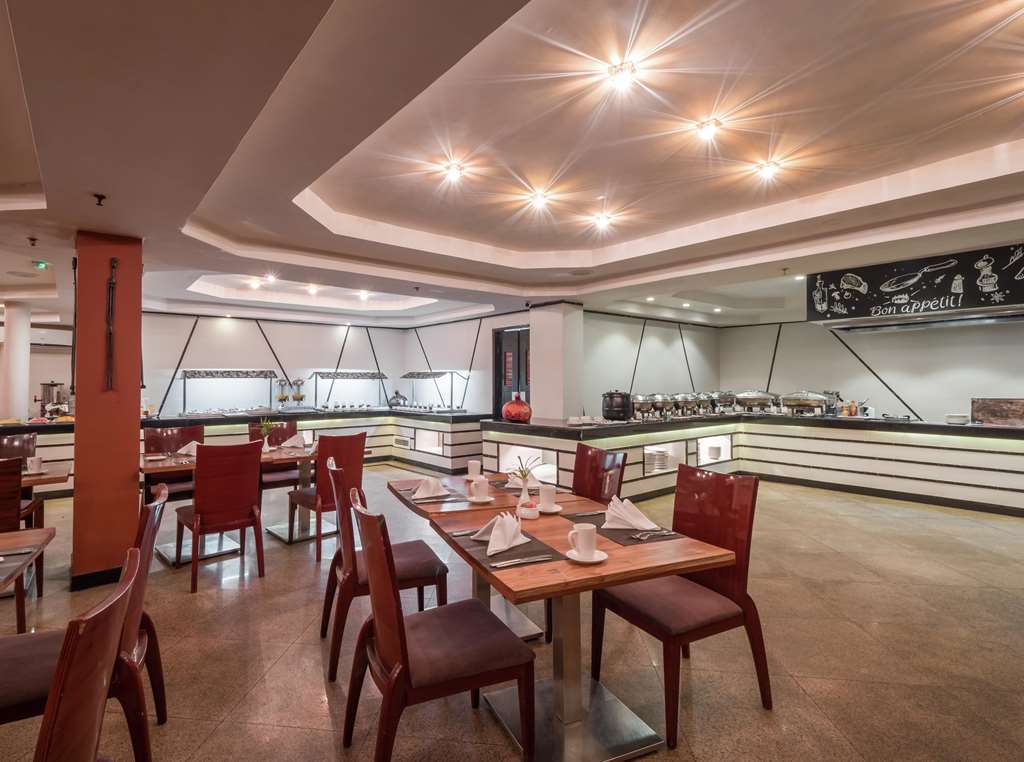 Delta Hotels By Marriott Νταρ ες Σαλάμ Εστιατόριο φωτογραφία